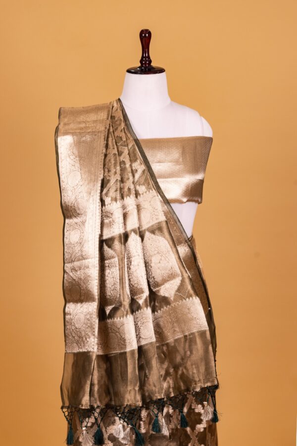 Green Tissue Pure Silk Dyed Saree - Image 4