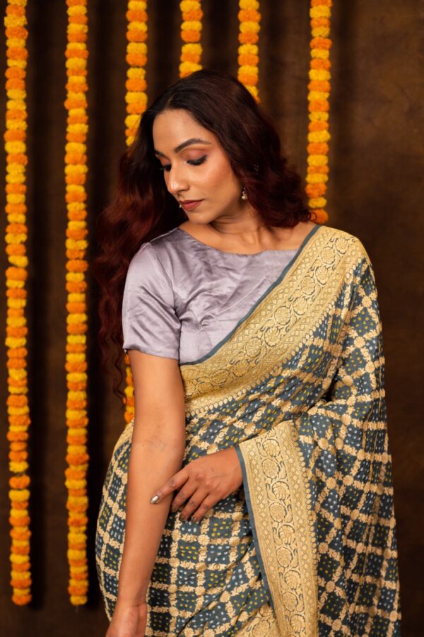 Grey Saree Georgette Silk Bandhani - Image 3